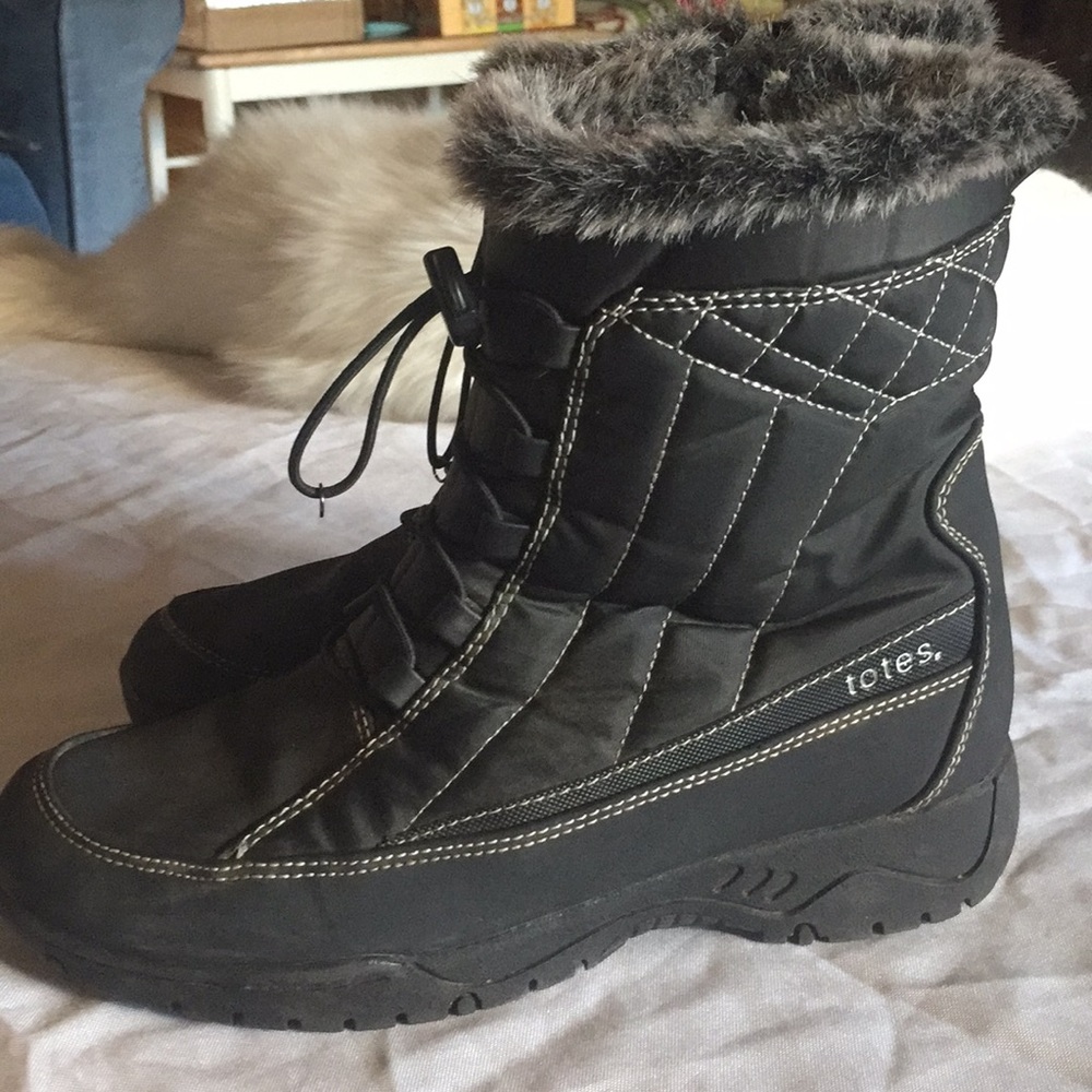 Totes boots - Picture 2 of 8